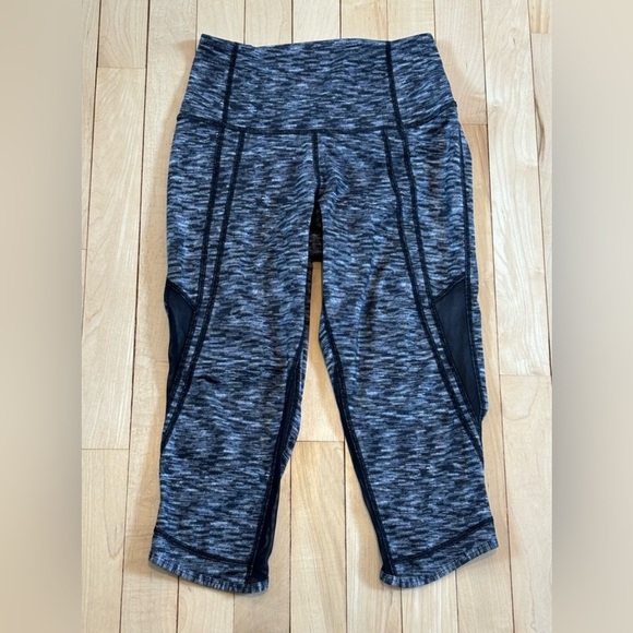 Lululemon Drop It Like It's Hot Crop Leggings Dramatic Static White Black Size 4 - Picture 5 of 8